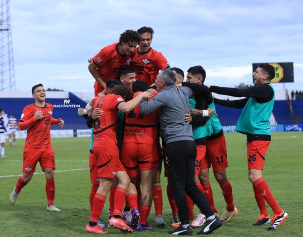 Versus / Libertad llega a 26 títulos y se acerca a Cerro Porteño