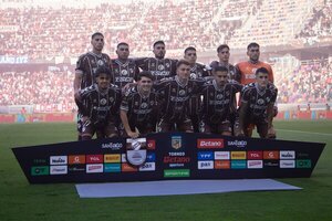 Con Ronaldo Martínez, Platense por primera vez campeón del fútbol argentino - 1000 Noticias