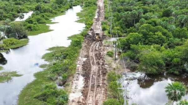 Alto Paraguay: sin ayuda del MOPC, luchan para reparar caminos - Noticias del Chaco - ABC Color