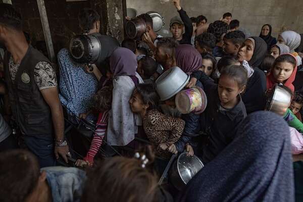 Denuncian la muerte de “decenas de palestinos” que buscaban comida en Gaza - Mundo - ABC Color