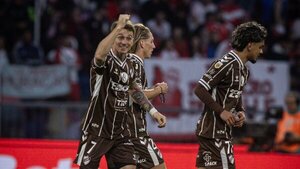 Con Ronaldo Martínez, Platense hace historia en Argentina
