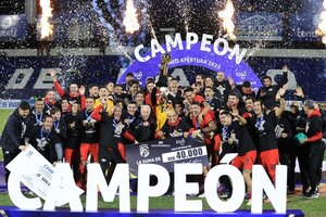 Versus / Roque Santa Cruz: "Los títulos no son fáciles de ganarlos"