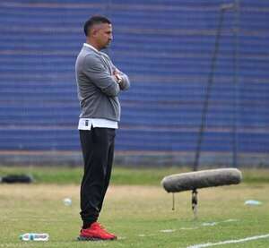 “Sacrificio muy grande”: Aquino atribuye el título a sus dirigidos - Fútbol - ABC Color