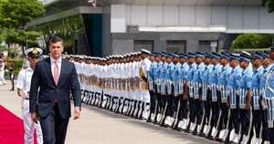 La Nación / Peña inicia gira por India y es recibido por el ministro de Estado
