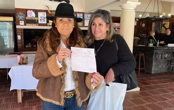 Video: Celeste Amarilla destaca éxito en su feria y envía un mensaje a los Cartes - Política - ABC Color