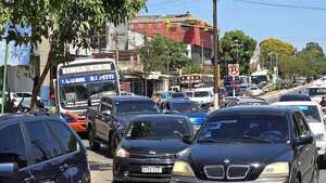 Tránsito lento en zona de la UNA: la explicación del intendente de San Lorenzo - Nacionales - ABC Color