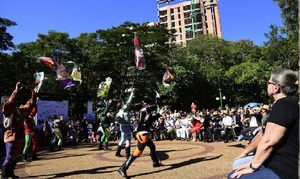 La Festa in Piazza reunió a familias en una celebración de tradiciones - OviedoPress