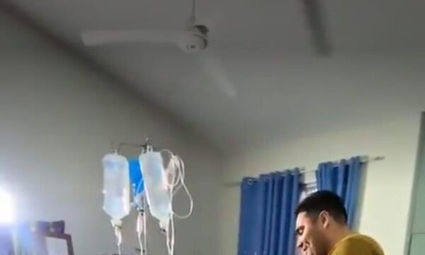 (Video) En gran gesto, médico lleva serenata a pacientes del Incan
