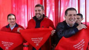 Horacio Cartes apuntaría a una reelección en la ANR