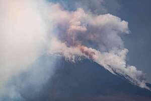 El volcán italiano Etna registra una potente erupción con coladas piroclásticas - Mundo - ABC Color