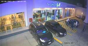 La Nación / Playeros detuvieron a un hombre que pedía carga de combustible y huía sin pagar