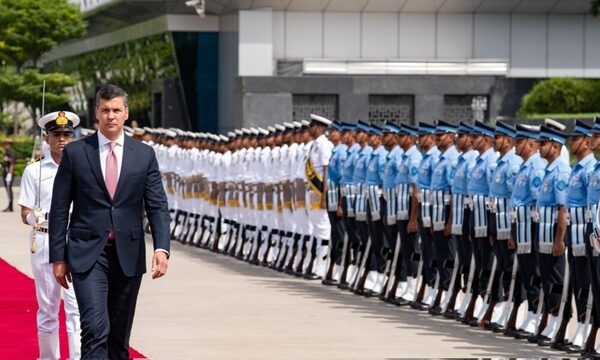 Santiago Peña inicia visita oficial a la India y fortalece lazos