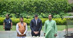 La Nación / Peña rindió homenaje a Mahatma Gandhi