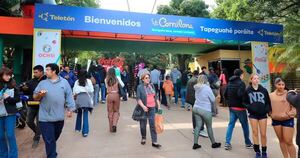 La Nación / La Comilona de Teletón convocó a más de 15.000 personas en una jornada