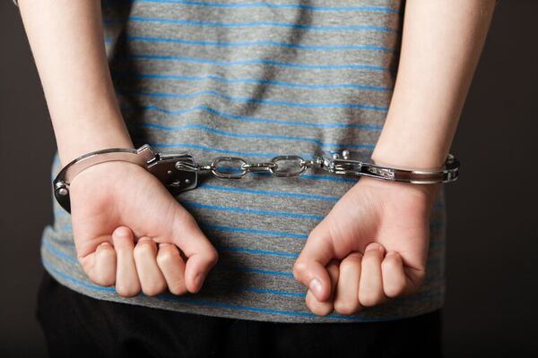 ¿Cuál podría ser la pena máxima para el presunto feminicida adolescente? - Policiales - ABC Color