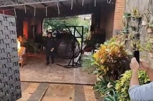 Entran y queman casa donde fue encontrada muerta adolescente en Oviedo - 1000 Noticias