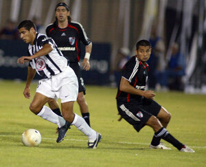 Versus / El "mata-mata" contra River que le trae buenos recuerdos a Libertad