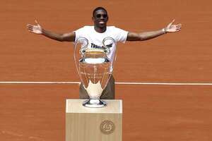 La ‘orejona’ aterriza en Roland Garros de la mano de Dembele - Fútbol Internacional - ABC Color