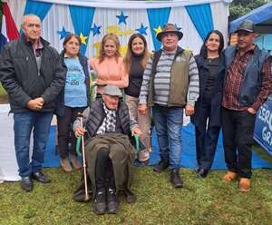 Colono de Santaní cumple 100 años de vida rodeado de familiares y amigos - Nacionales - ABC Color