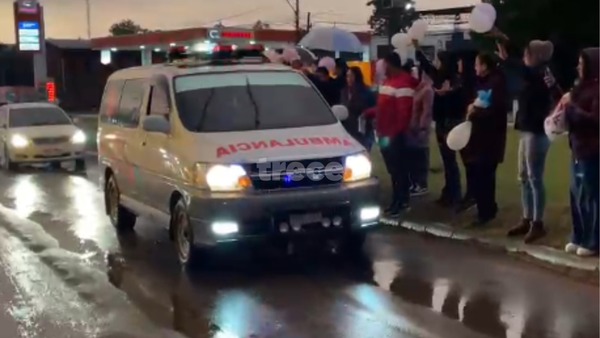En medio del pedido de justicia, llegó el cuerpo de María Fernanda a Coronel Oviedo - trece
