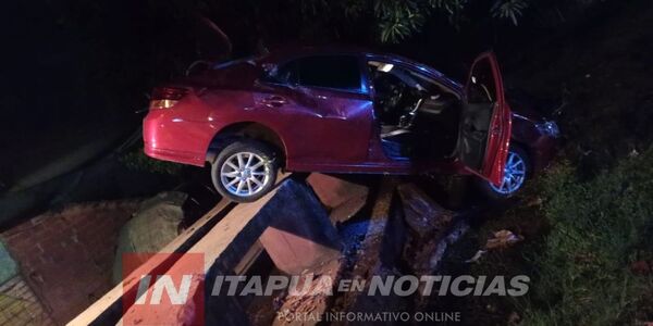 CONDUCTOR QUE QUEDÓ SOBRE UNA RAMPA ESTABA ALCOHOLIZADO