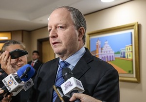 Ministro recuerda que funcionarios y jubilados pueden pedir suspensión de descuentos voluntarios