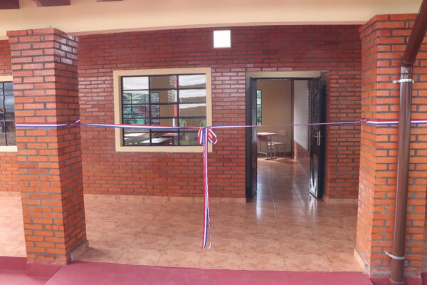 MEC inaugura bloque de aulas para la formación de jóvenes y adultos en Cordillera - .::Agencia IP::.