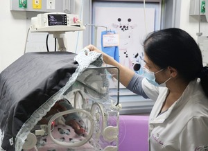 Solicitan ayuda para joven de escasos recursos que dio a luz a trillizos en Clínicas - trece