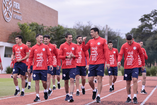 La Albirroja sigue poniéndose a punto para enfrentar a Uruguay - 1000 Noticias