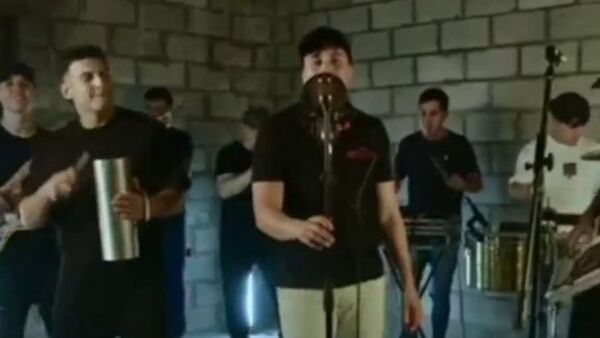 Famoso expelotero del Ciclón, colgó los botines y ¡se volvió cantante!