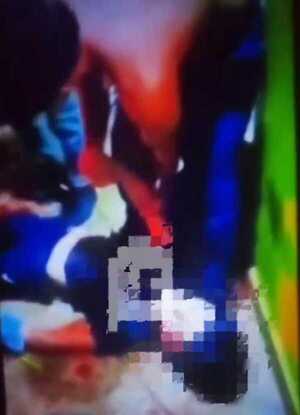 Estudiante queda hospitalizado tras ser apuñalado durante pelea entre compañeros - La Clave