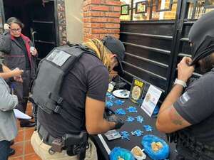 Incautan cocaína y crack en barrio Tablada de Asunción - Policiales - ABC Color