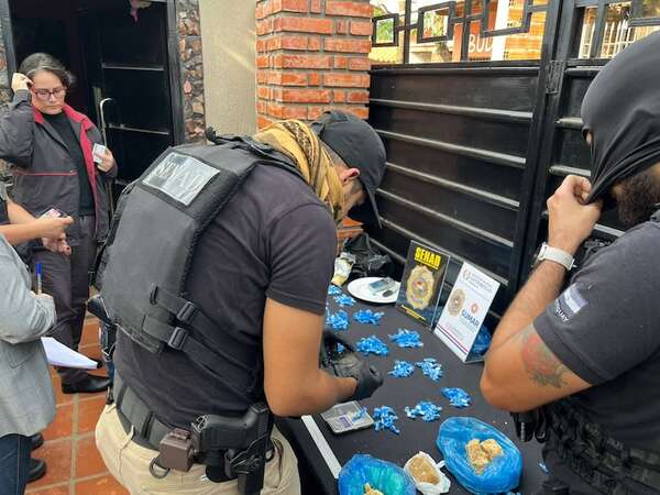 Incautan cocaína y crack en barrio Tablada de Asunción - Policiales - ABC Color