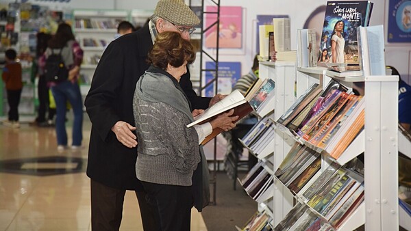 La FIL y Colecciones UH con muchas novedades al público