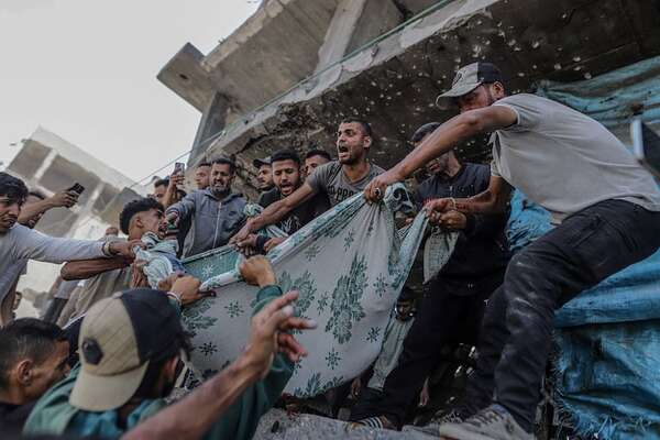 Al menos 16 muertos en ataque israelí contra desplazados en Gaza - Mundo - ABC Color