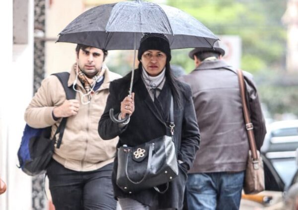 Meteorología anuncia lluvias al final de la jornada