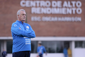 Alfaro define hoy el equipo titular que enfrentará a Uruguay - 1000 Noticias