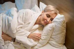 Dormir bien después de los 60: qué cambia con la edad y cómo mejorar el sueño - Estilo de vida - ABC Color