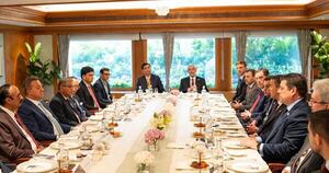 La Nación / Peña se reunió en India con directivos de los principales bancos internacionales