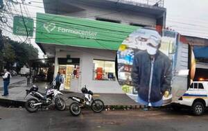 Solitario ladrón asalta céntrica farmacia en Luque •