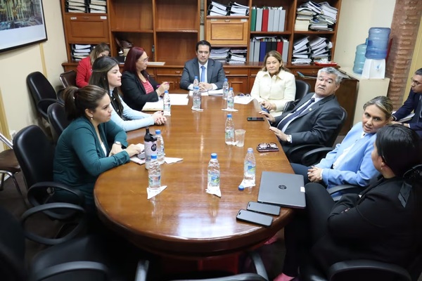 Citan al contralor e intendente por posible intervención en Asunción