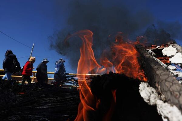 Bloqueos y fuertes reclamos en Bolivia por escasez de combustible - Mundo - ABC Color