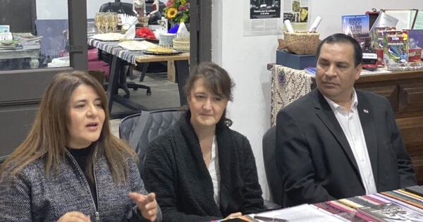 La Nación / Laura Sánchez Fernández publicó “A la espera del colibrí”