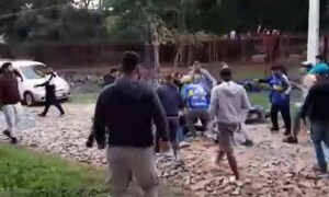 Madre defendió a su hijo durante pelea de barras y fue brutalmente agredida – Prensa 5