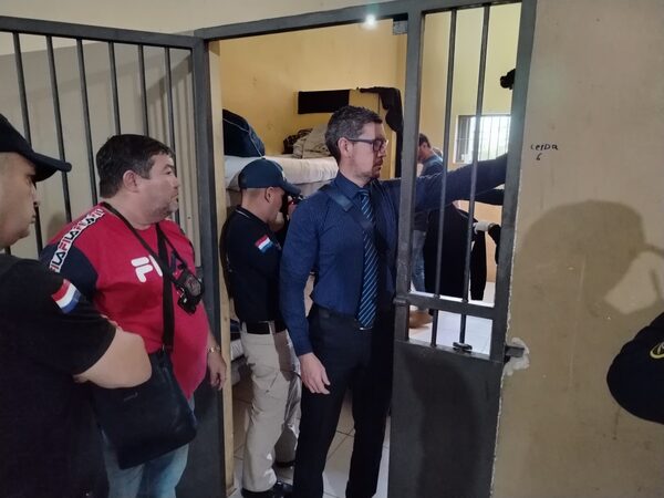 Video: Allanan celda de adolescente imputado por el crimen de Fernanda Benítez - La Tribuna
