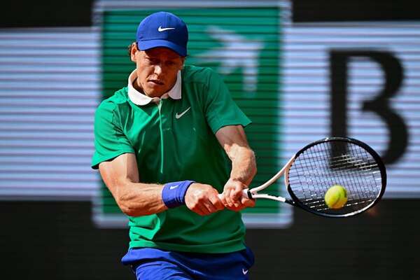 Roland Garros: Sinner somete a Bublik y pisa las ’semis’ - Polideportivo - ABC Color