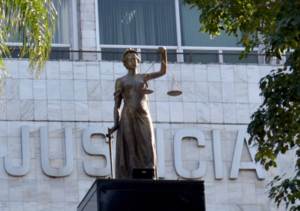 Intentaron suplantar identidad durante examen de la CSJ - El Observador