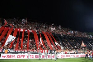 Versus / Suspenden a niños de la escuela de fútbol de Newell's por fotografiarse con jugador de Central