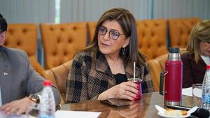 Blanca critica que gremios médicos no se preocupen por el “comercio de títulos” en universidades