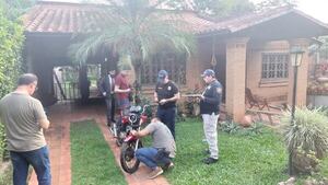 Hallan moto que habría usado el presunto feminicida de Fernanda Benítez - Policiales - ABC Color